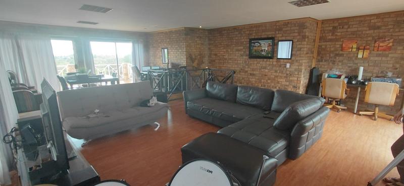 4 Bedroom Property for Sale in Pellissier Free State